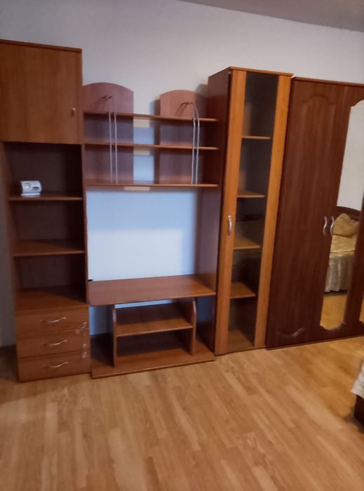 Închiriez garsoniera