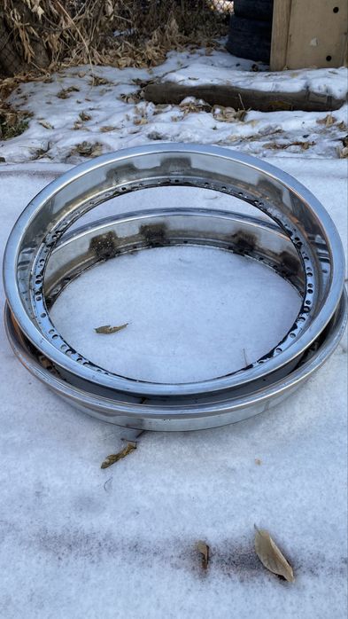 Пара полок для дисков r19