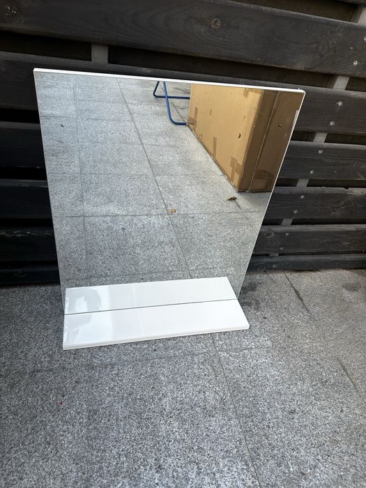 Oglinda baie cu raft