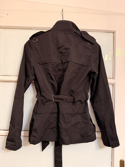 Trench negru nepurtat