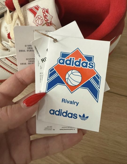 Adidași Adidas Rivalry