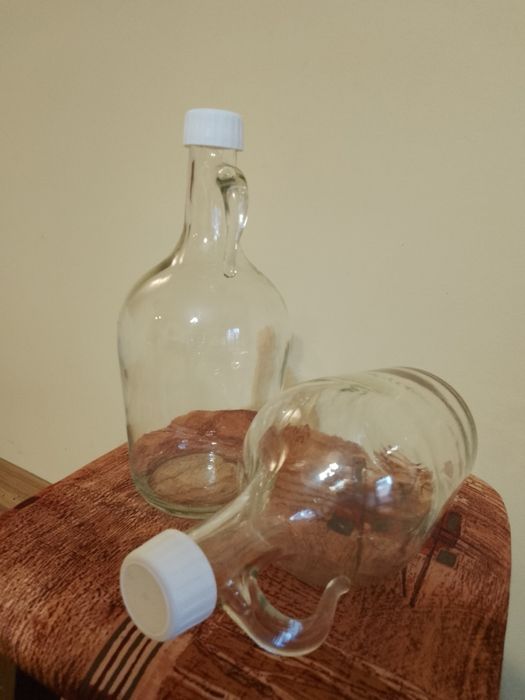 Стъклени дамаджани (2броя)