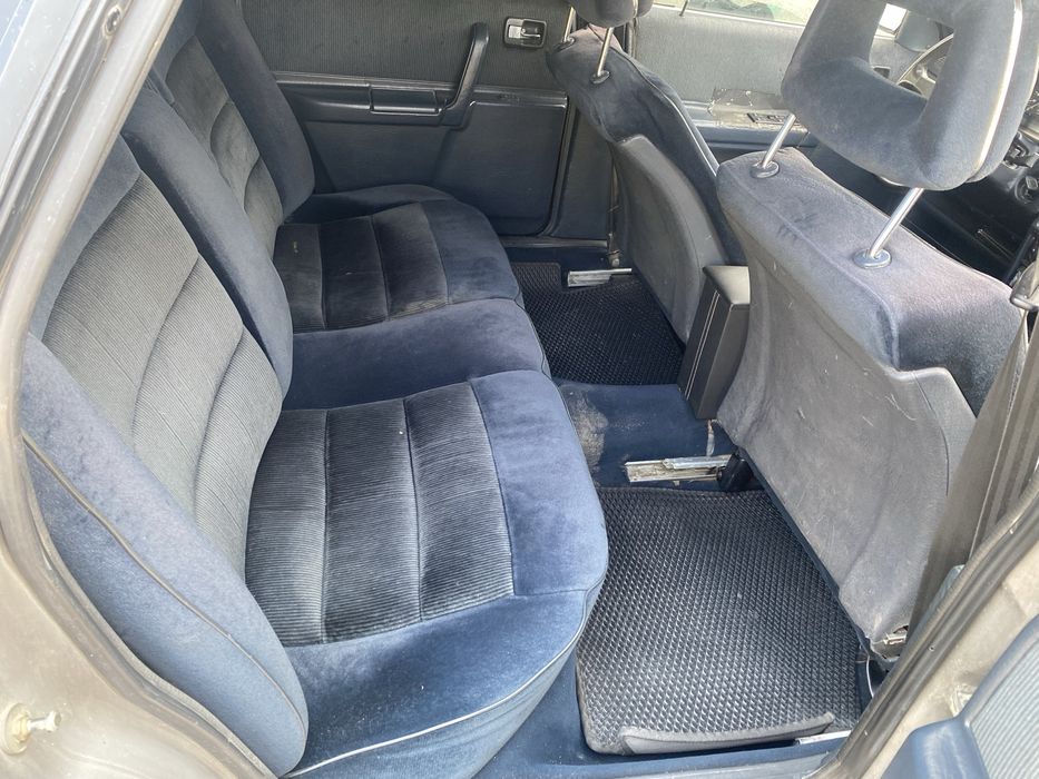 Продаю ауди сотку старушка