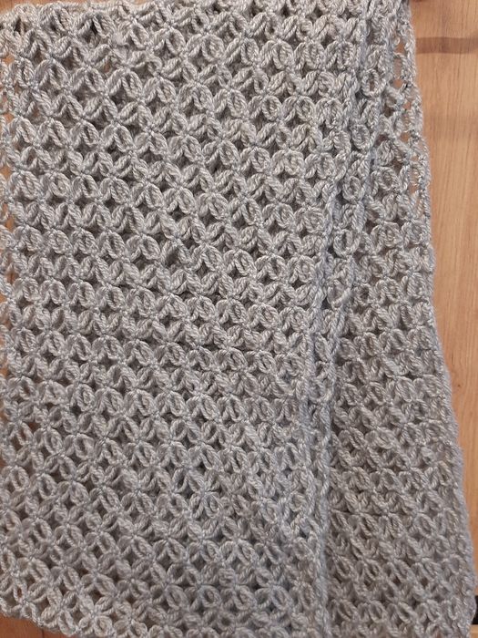 Зимни шалове и шапки