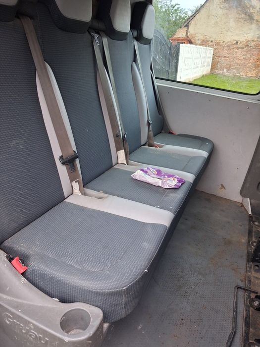 Renault Master din 2008 adus din Franta  are 7 locuri si marfa