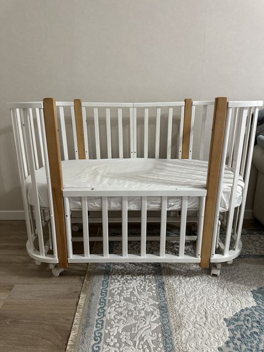 Продам манеж с маятником