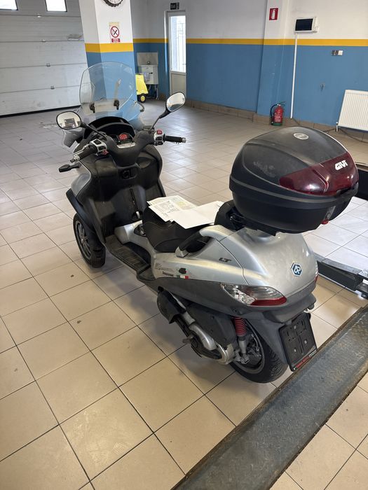 Piaggio mp3 Touring LT 400cc Triciclu categoria B an 2009