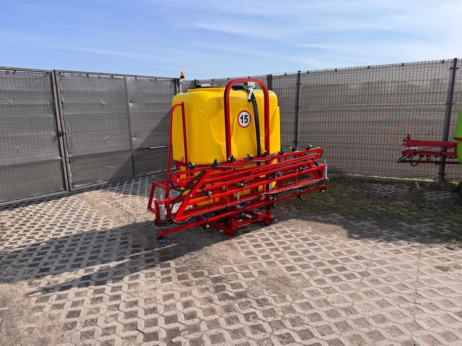 Опрыскиватель навесной Польша .