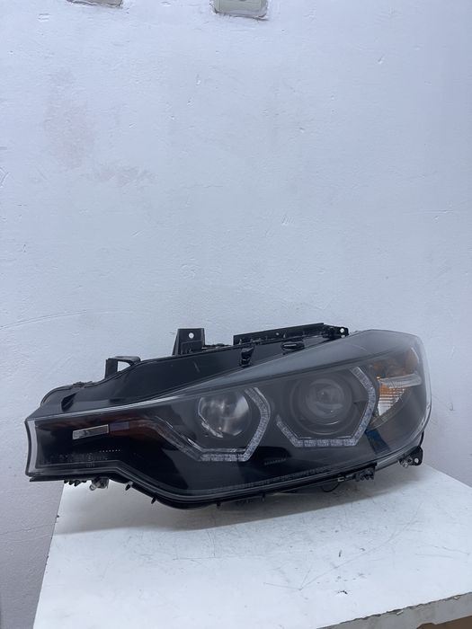 Far stânga xenon BMW Seria 3 F30 F31 Angel Eyes LED DRL 11-2015
