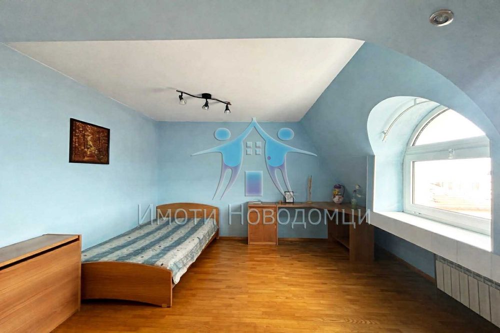 Продава се Тристаен апартамент в Шумен, Пазара - 100 кв.м за 459 €/кв.м - Снимка #1