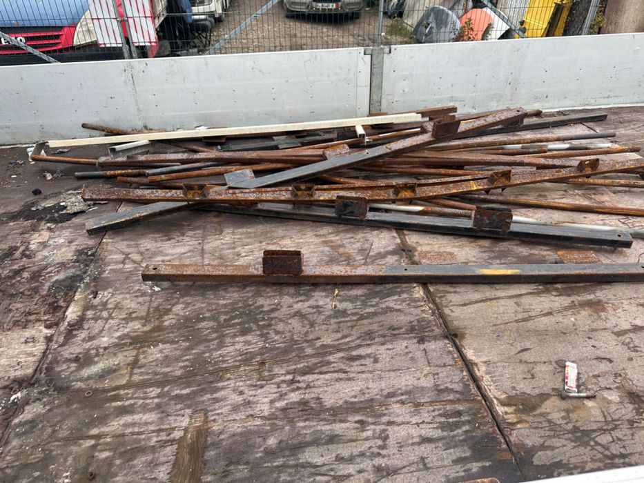 Продавам каросерия за ивеко дейли 4.30 с конструкция