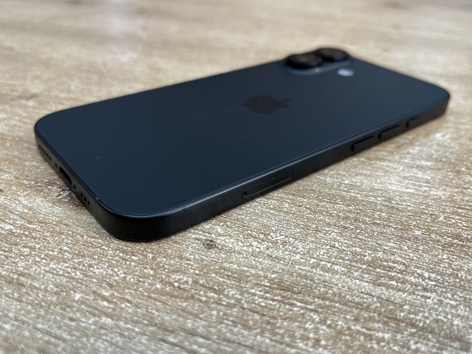 iPhone 16 128GB Перфектен 100% Бат. Гаранция