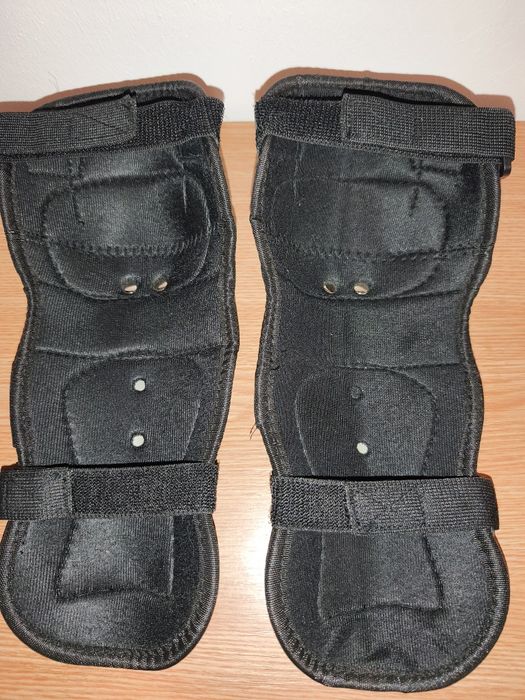 Protecții moto  cotiere/genunchiere metalice