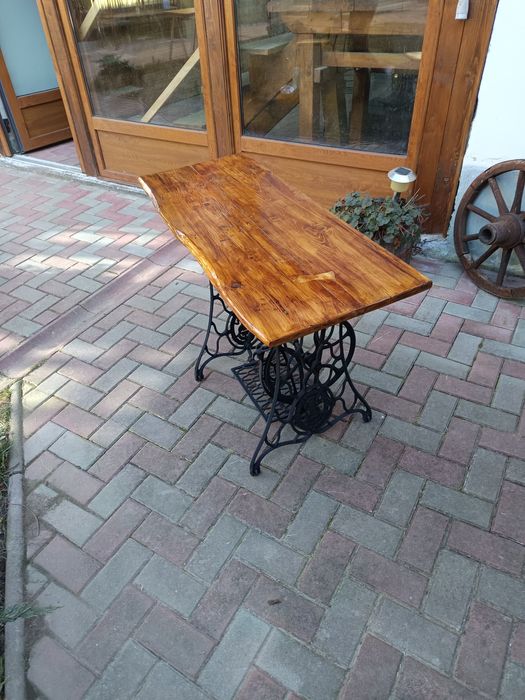 Birou sau suport lavoar baie din mașină de cusut