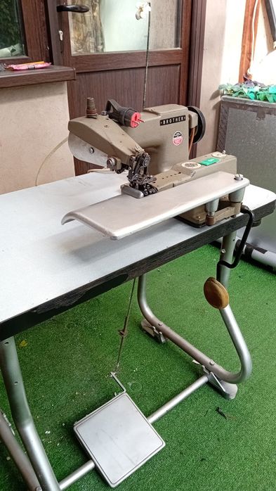 Masina de cusut tiv Brother