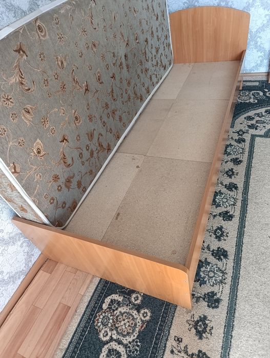 Продам крова односпальную