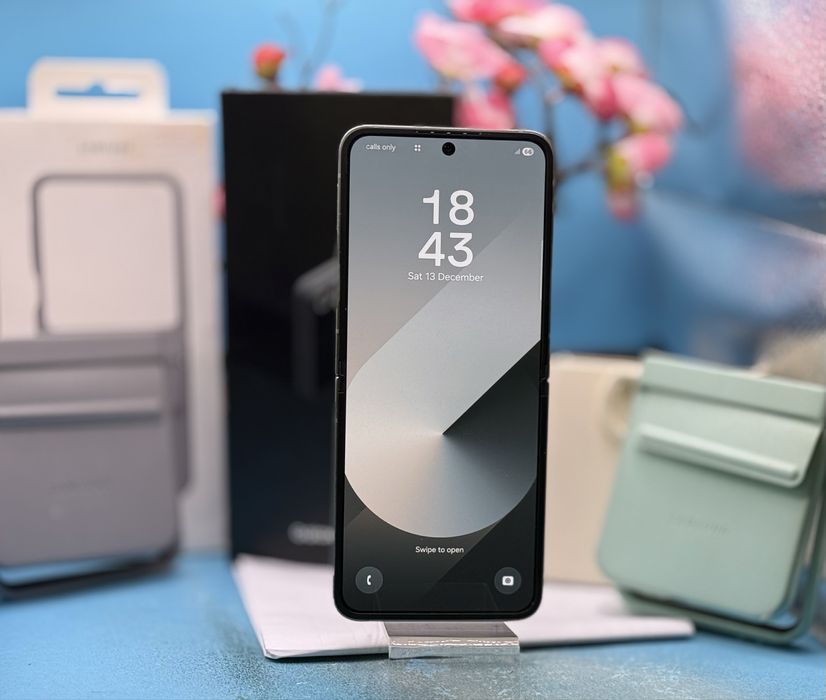 ГАРАНЦИОНЕН! Samsung Galaxy Z Flip6, 12GB RAM, 256GB, 5G, SilverShadow