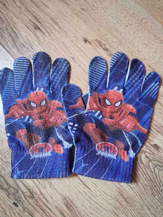 Set Fes si Manusi cu Spiderman 7-10 ani