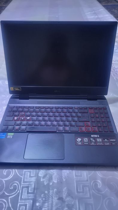 Notebook sotiladi "Aser Netro 5"