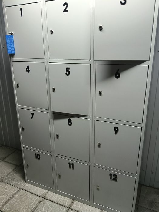 Продам шкаф - локер с ячейками.