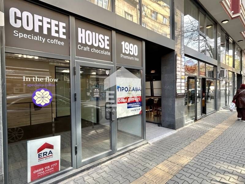 Магазин под наем в емблематична сграда с голям човекопоток до Съдебнат