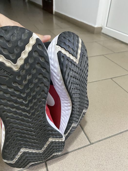Adidasi nike alergare