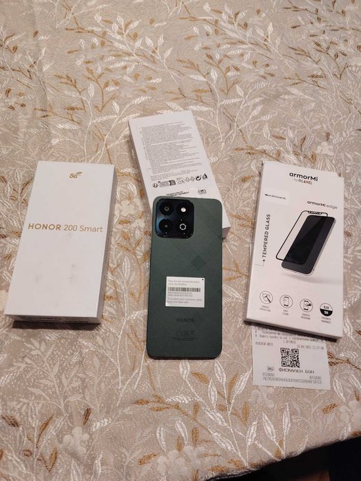 Honor 200 smart, чисто нов, с 2 години гаранция