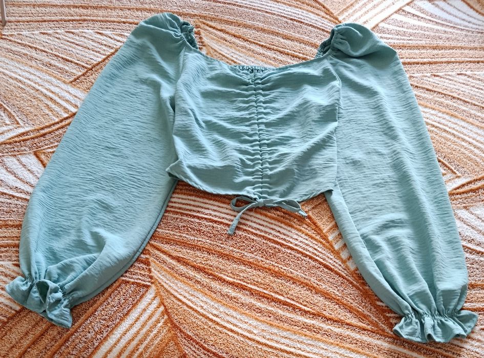 Продам  платья  не дорого.