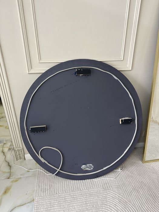 Продаю большое круглое зеркало