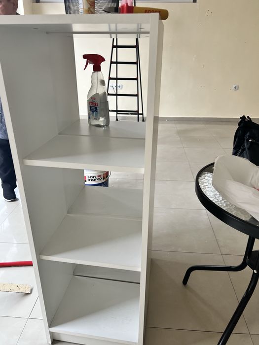 Тоалетка с кожен стол, два рафта и едно огледало