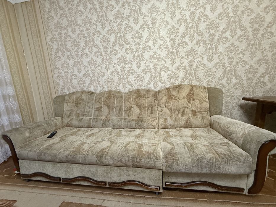 Продам диван б/у срочно