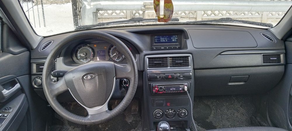 Продам приору 15 год