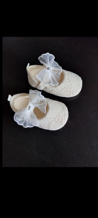 Продам пинетки для девочки