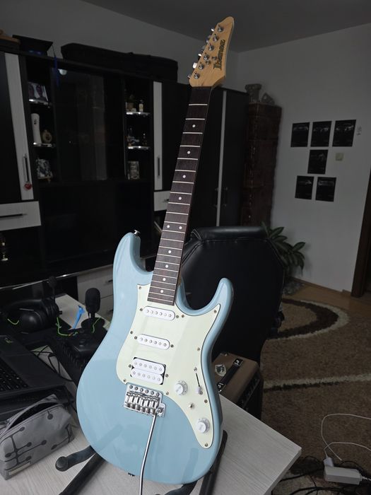 Chitară electrică Ibanez AZES40 + Set corzi elixir 9-46 nanoweb