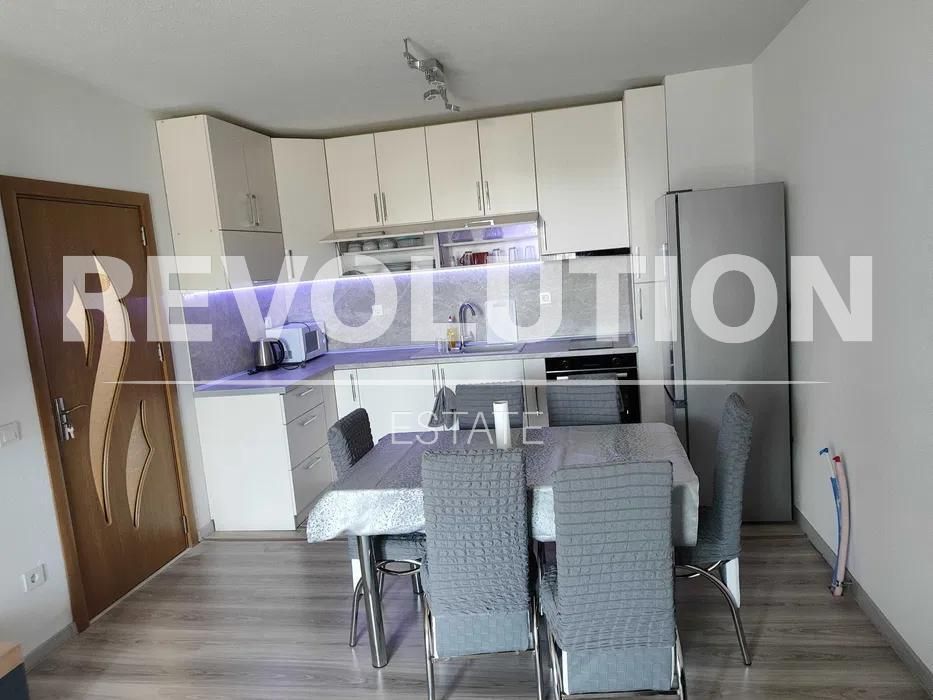 Дава се под наем Тристаен апартамент в Варна, Възраждане 1 - 85 кв.м за 500 € - Снимка #1