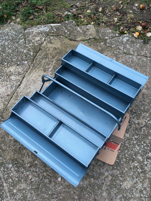 немски метален куфар за инструменти