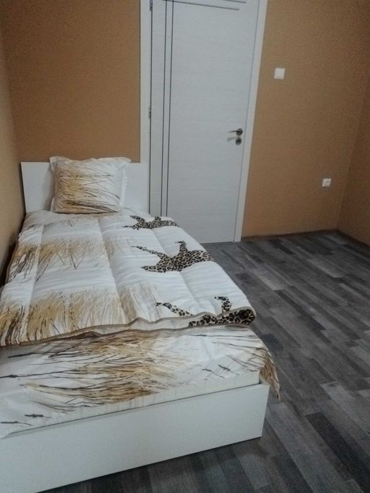 Дава се под наем Тристаен апартамент в Плевен, Дружба 1 - 90 кв.м за 408 € - Снимка #12