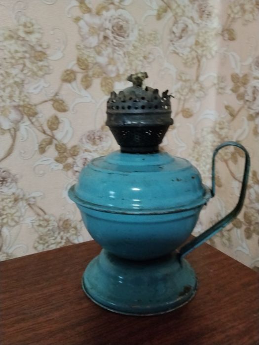 Продам лампу керасиновую.