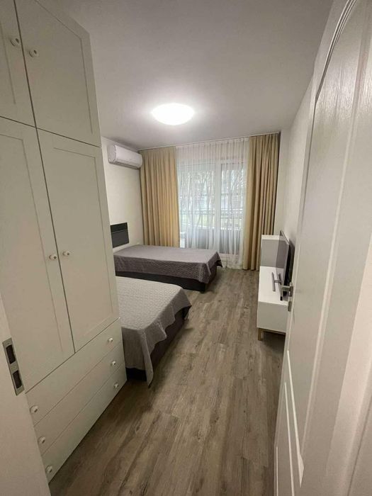 Дава се под наем Двустаен апартамент в к.к. Св.Св. Константин и Елена - 65 кв.м за 700 € - Снимка #3