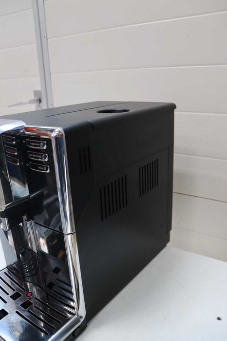 Aвтоматична кафемашина Philips EP5360/10, Series 5000, 5 напитки,  AquaClean, PianoBlack