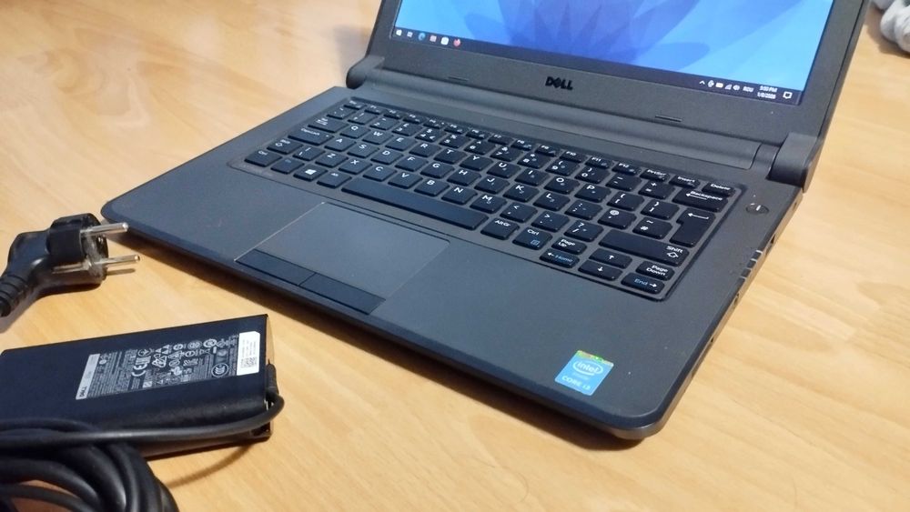 Dell Latitude, 13,3 inch, Core I3, 8GB RAM, SSD 240GB, baterie 2-3 ore