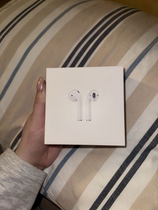 Air Pods 2 (cumparate in 2024)