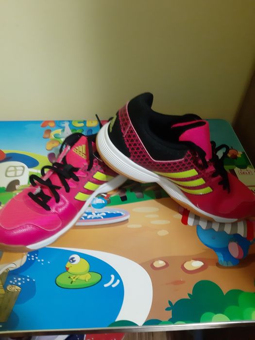 Vând Adidași Adidas