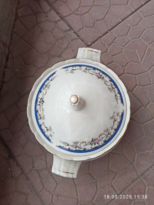 Красивая супница