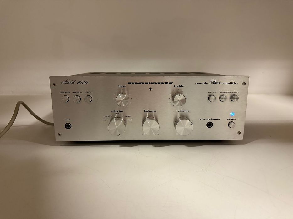 Усилитель интегрированный MARANTZ  1030