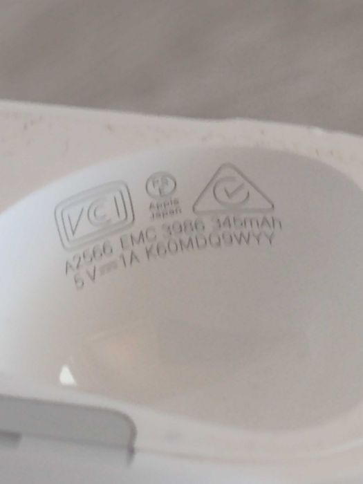 Apple Airpods 3 А2566 зарядна кутия