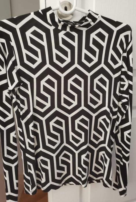 Геометрична Дамска блузка