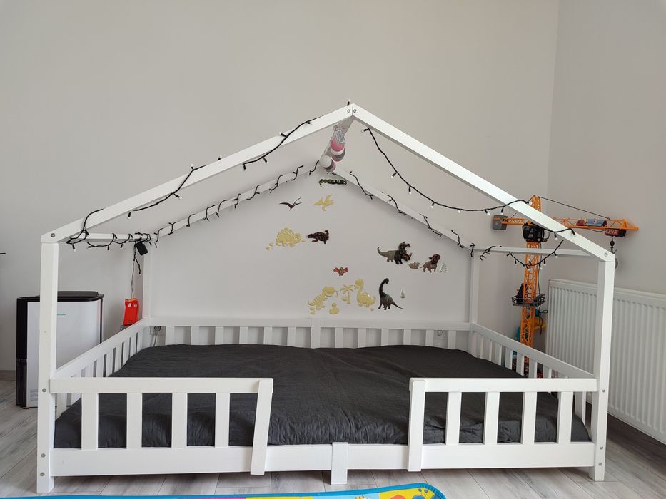 Pat copii tip casuta 120*200cm, cu saltea