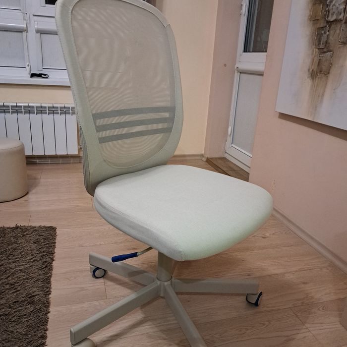 Работен стол - чисто нов