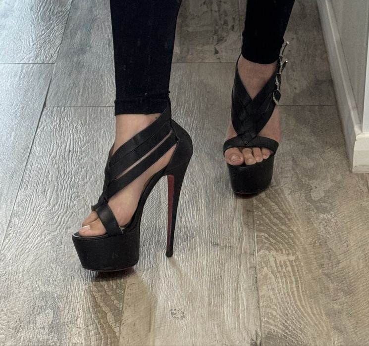 Продам туфли Christian Louboutin